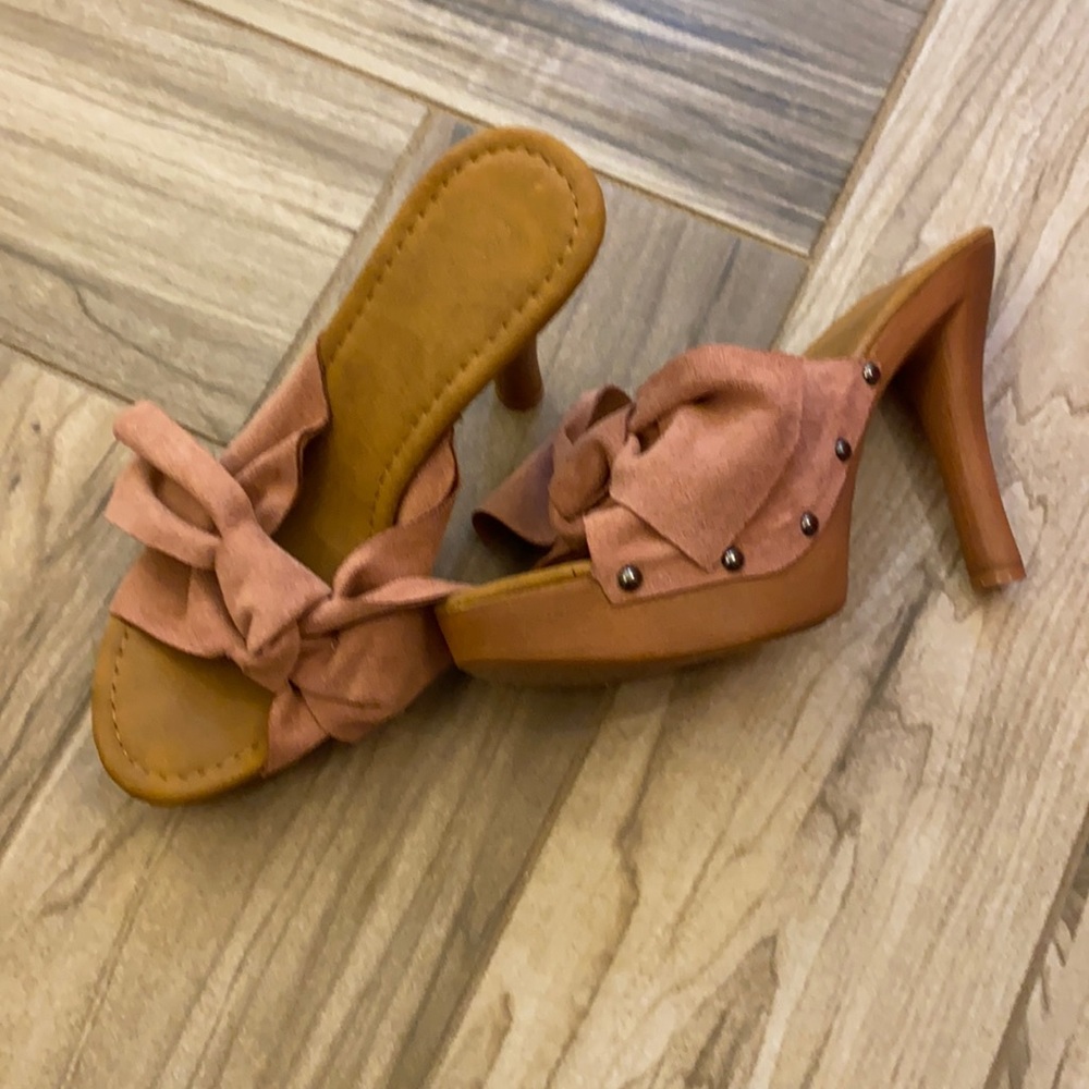 New pink/mauve mules